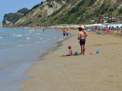 Řecko, Korfu, Pláž v letovisku Agios Stefanos