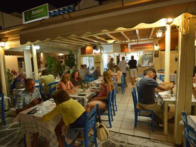 Řecko, Paros, Letovisko Parikia