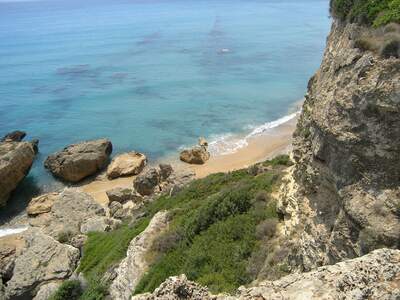 Řecko, Kefalonie, Pláž v letovisku Skala, Napravo