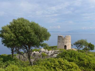 Řecko, Ithaka, Kioni- cesta k mlýnům