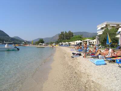 Řecko, Lefkada, Pláž v letovisku Nidri 