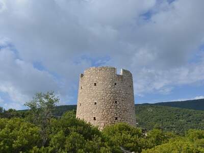 Řecko, Ithaka, Kioni- cesta k mlýnům