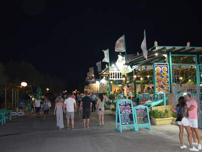 Řecko, Santorini, Letovisko Perissa