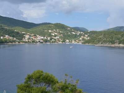 Řecko, Ithaka, Kioni- cesta k mlýnům