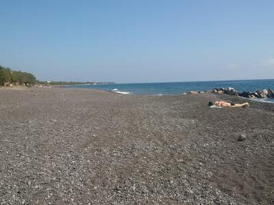 Řecko, Santorini, Pláž v letovisku Kamari