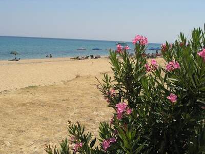 Řecko, Kefalonie, Pláž v letovisku Skala, Před tavernami