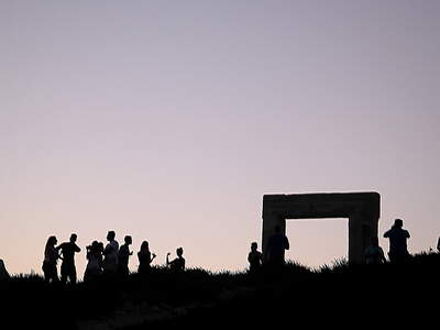 Naxos, Portara. západ slunce. Mraveniště.
