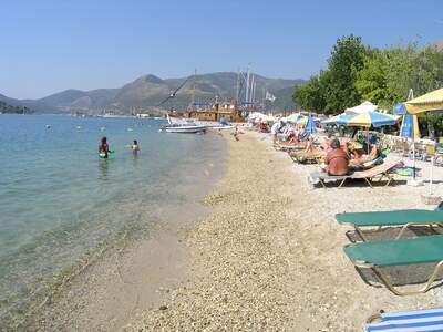 Řecko, Lefkada, Pláž v letovisku Nidri 