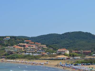 Řecko, Korfu, Pláž v letovisku Agios Stefanos