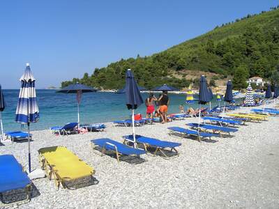 Řecko, Skopelos, Pláž Panormos, Pravá strana