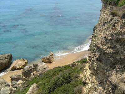 Řecko, Kefalonie, Pláž v letovisku Skala, Napravo