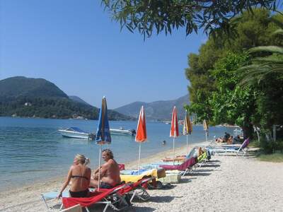 Řecko, Lefkada, Pláž v letovisku Nidri 