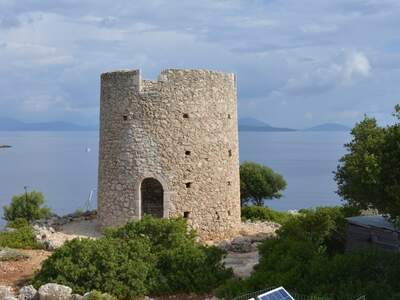 Řecko, Ithaka, Kioni- cesta k mlýnům