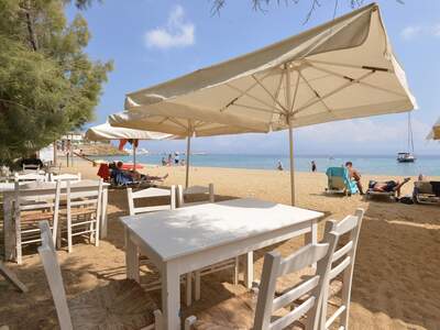 Řecko, Paros, Pláž pod penzionem Deep Blue