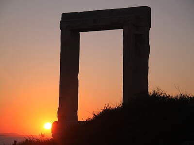 Naxos Chora ,Portara .