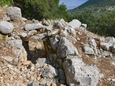 Řecko, Ithaka, Vykopávky Alakomenes